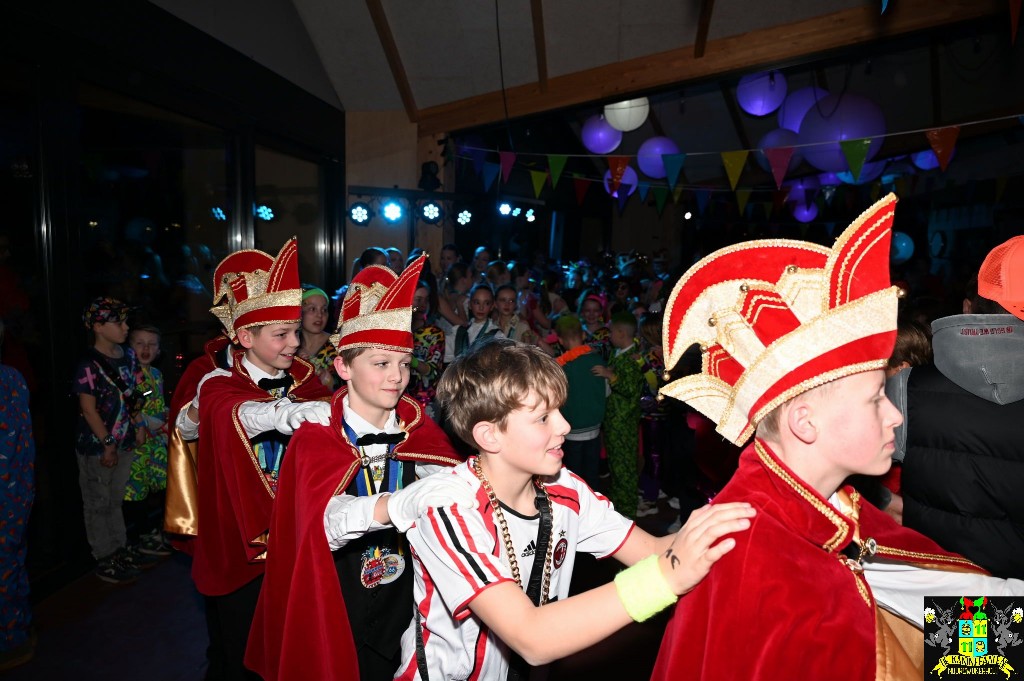 ../Images/Jeugddisco Glow in the Dark 029.jpg